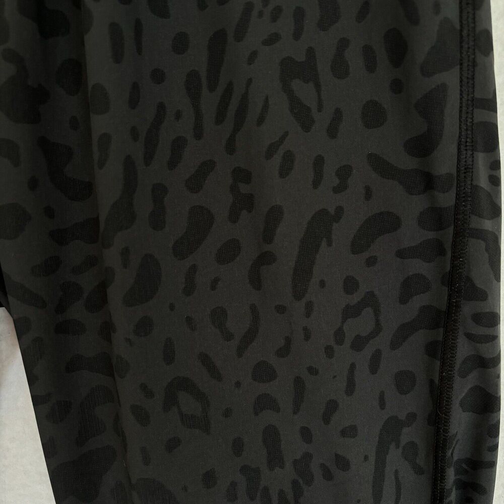 Lululemon women's drawstring cropped jogger style animal print pants size 4 - Picture 6 of 6
